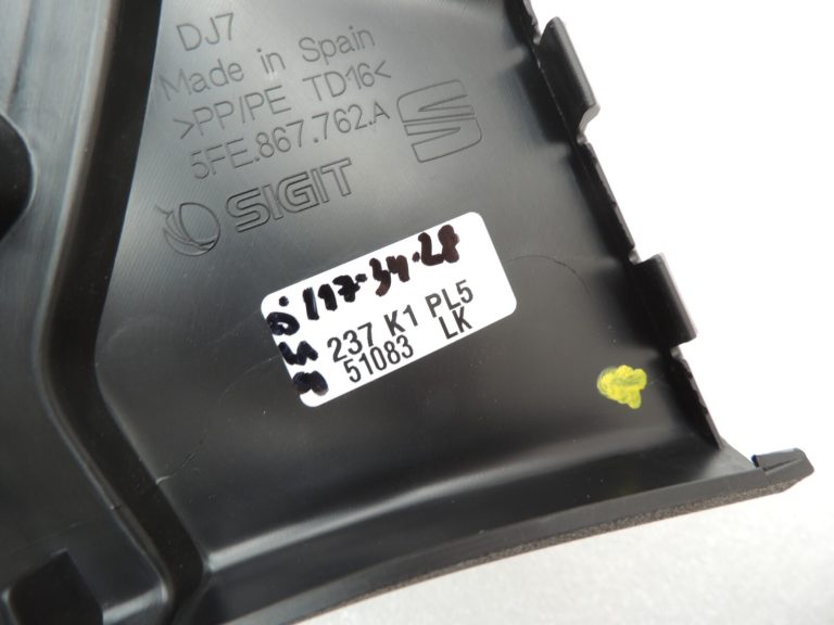 Seat Cupra Leon KL8 bagāžnieka pārsegs labajā pusē 5FE867762A4PK