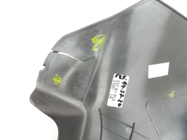 Seat Cupra Leon KL8 Sportstourer aizmugurējā sēdekļa apdare labajā pusē 5FA867766B4PK