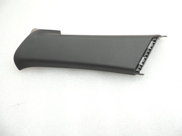Seat Cupra Leon KL8 C-svārstieņa apdares vāks melns 5FE8672884PK