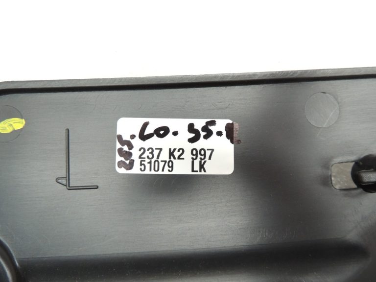 Seat Cupra Leon KL8 instrumentu paneļa vāks apakšējā labajā pusē 5F1863668CVS9