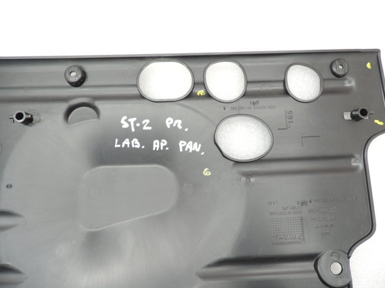 Seat Cupra Leon KL8 instrumentu paneļa vāks apakšējā labajā pusē 5F1863668CVS9