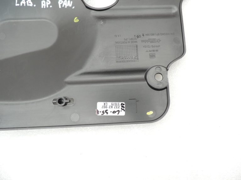 Seat Cupra Leon KL8 instrumentu paneļa vāks apakšējā labajā pusē 5F1863668CVS9