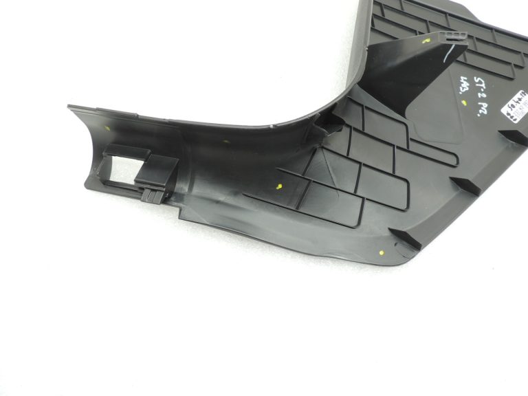 Seat Cupra Leon KL8 A-svārstgala apdare, apakšējā labā 5FA8634844PK