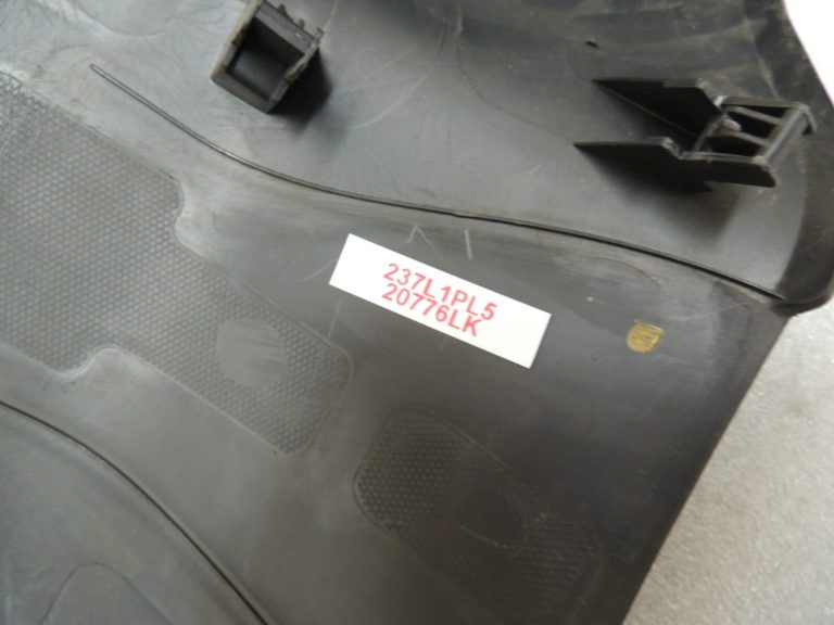 Renault Trafic III Opel Vivaro Apakšējais centrālās konsoles vāks 969157538R 93452532
