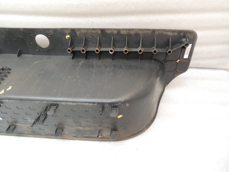 Renault Trafic III Priekšējais kreisais durvju sliekšņa protektora panelis 93868844 768510190R