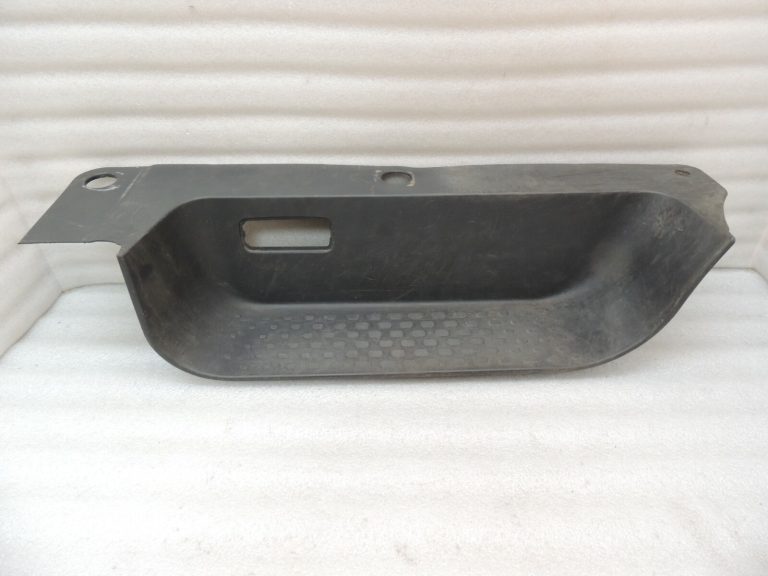 Renault Trafic III Priekšējais labās puses durvju sliekšņa protektora panelis 93450152 769518239R