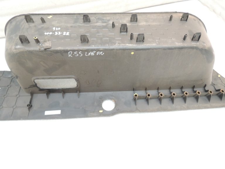 Renault Trafic III Priekšējais labās puses durvju sliekšņa protektora panelis 93450152 769518239R