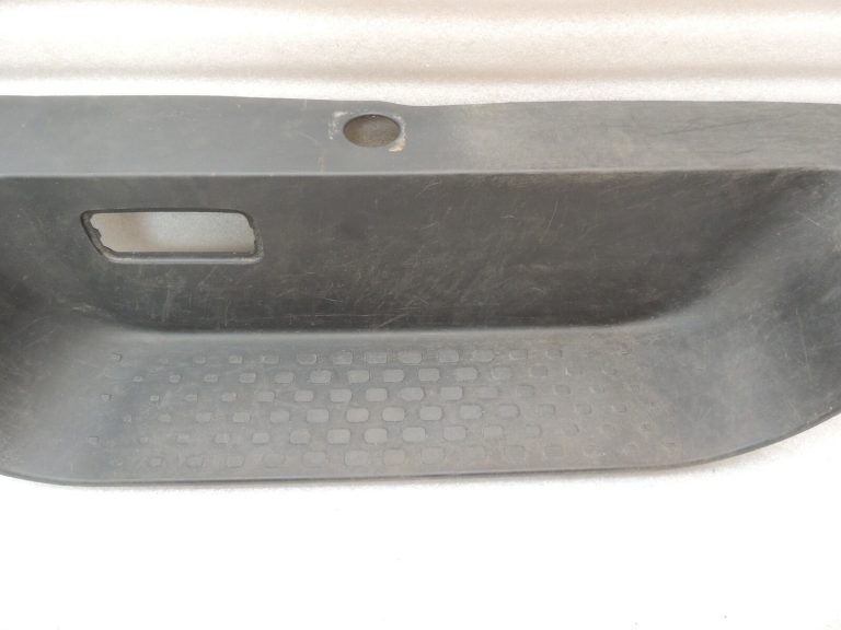 Renault Trafic III Priekšējais labās puses durvju sliekšņa protektora panelis 93450152 769518239R