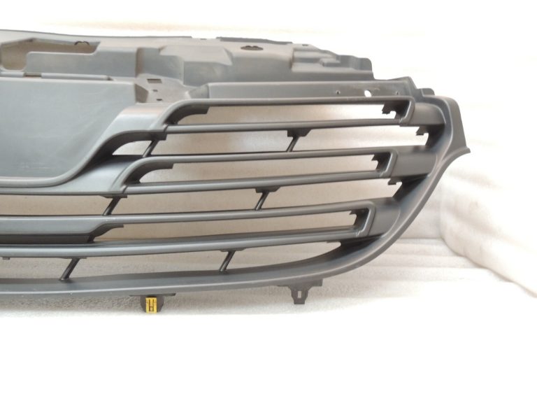 Renault Trafic III priekšējais režģis Radiatora režģis 623108673R