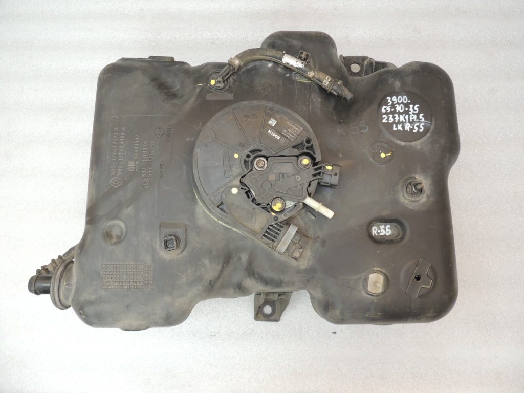 Renault Trafic III AdBlue piedevas tvertne 172A27073R 93458907 172A21178R 93459932