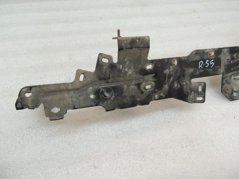 Renault Trafic III apakšējā apsildes kronšteins 747650481R 93459003