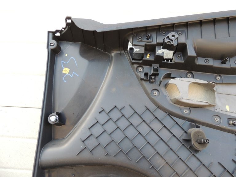 Renault Trafic III durvju apšuvums priekšējais kreisais durvju panelis 809010678R