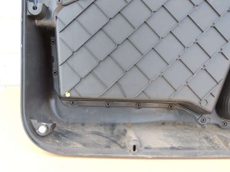 Renault Trafic III durvju paneļu vāks Priekšējais labās puses durvju panelis 809008574R