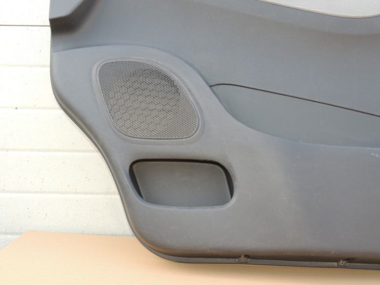 Renault Trafic III durvju paneļu vāks Priekšējais labās puses durvju panelis 809008574R