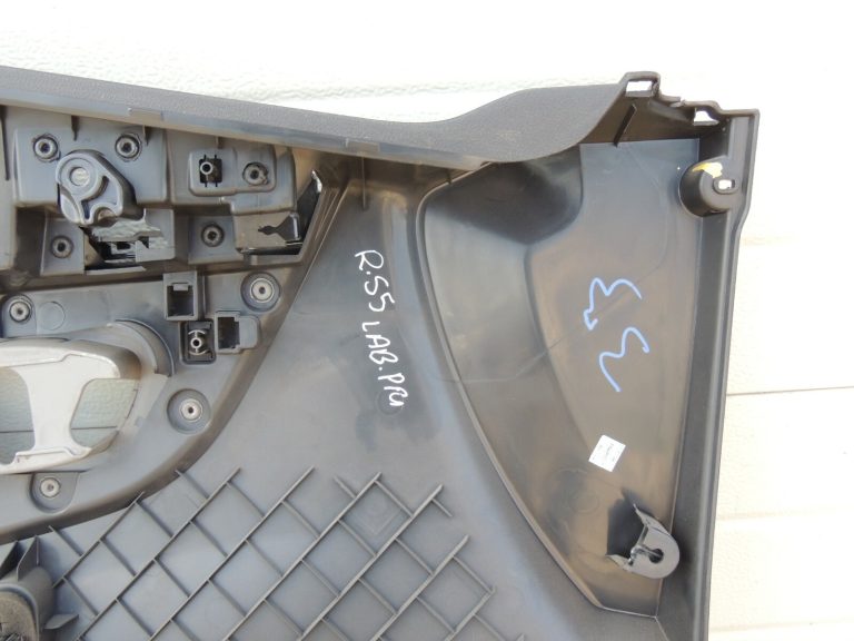 Renault Trafic III durvju paneļu vāks Priekšējais labās puses durvju panelis 809008574R