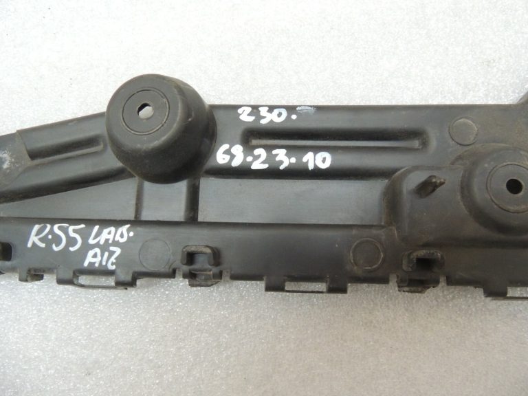 Renault Trafic III Vivaro B aizmugurējā labā bampera kronšteins 852243619R 93867939
