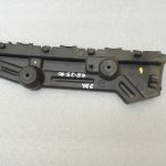 Renault Trafic III Vivaro B aizmugurējā bampera kreisās puses kronšteins 852259463R 93867940