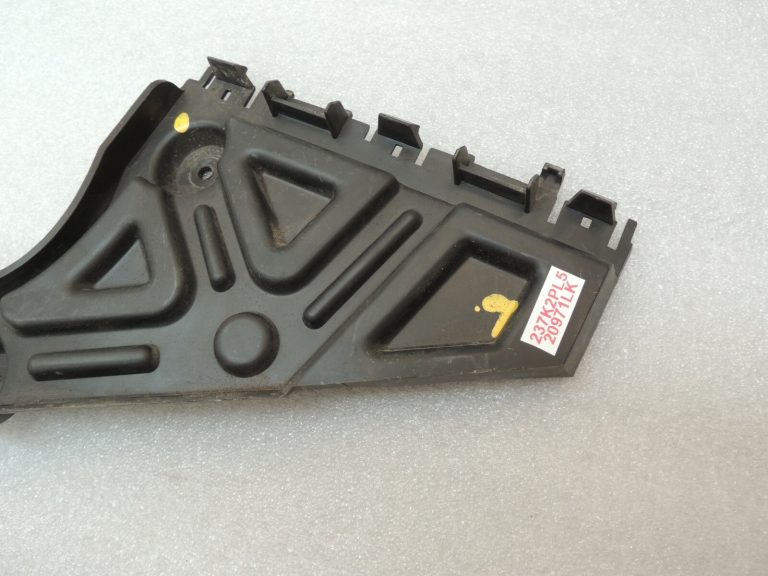 Renault Trafic III Vivaro B aizmugurējā bampera kreisās puses kronšteins 852259463R 93867940