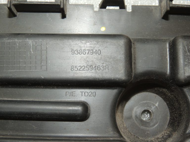 Renault Trafic III Vivaro B aizmugurējā bampera kreisās puses kronšteins 852259463R 93867940