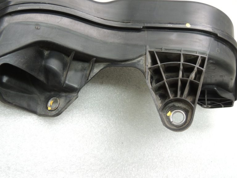 Renault Trafic III 1.6DCI 107kW Gaisa kanāla starpdzesētājs 214757782r 93453523