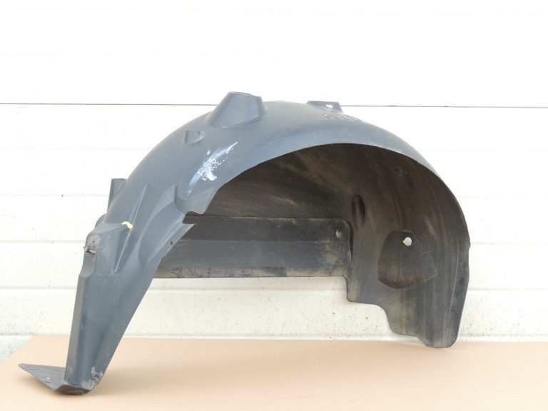 Renault Trafic III aizmugurējā labā aizmugurējā riteņa korpusa iekšpuse 767481698R 93867907
