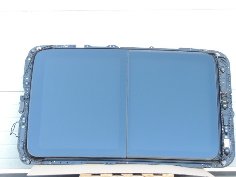 Škoda Superb III 3V kombi panorāmas jumta stiklotais jumts 3G9877041C