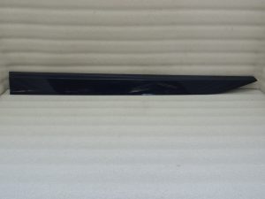 Škoda Superb III 3V Kombi Priekšējo durvju līstes kreisās puses 3V0854939E