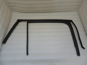Škoda Superb III 3V Estate Rear right door rubber window seal 3V9839432F