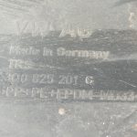 Škoda Superb III Kombi Kreisais apakšējā vāka apšuvums 3Q0825201G
