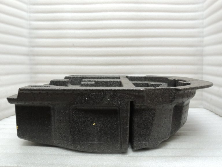 Skoda Superb III 3V kombi bagāžas nodalījuma detaļas rezerves riteņa putas 3V0863957B