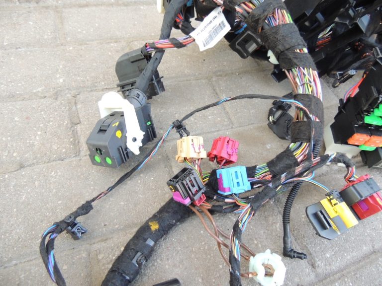 Cupra Leon KL8 interjera elektroinstalācija Interjera elektroinstalācijas instalācija 5FA971051 Interjera elektroinstalācija