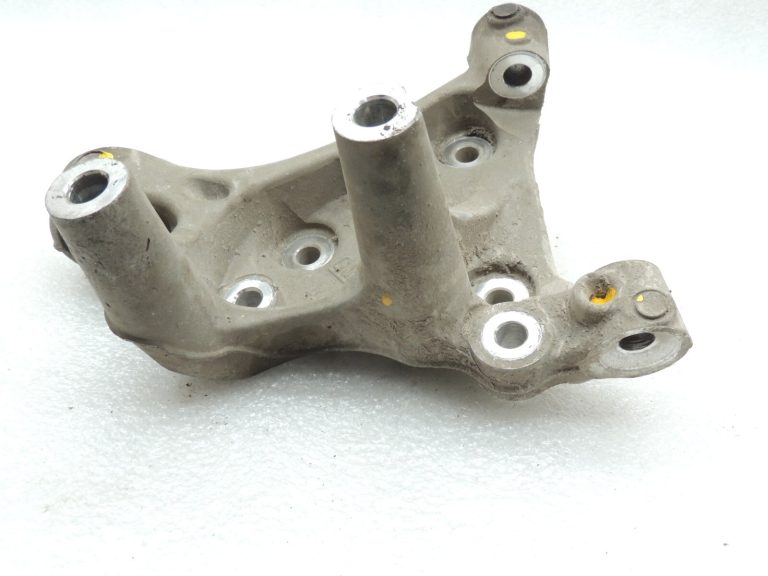 Opel Insignia B Aizmugurējā kreisā riteņa gultņa korpuss 22949387 84454536