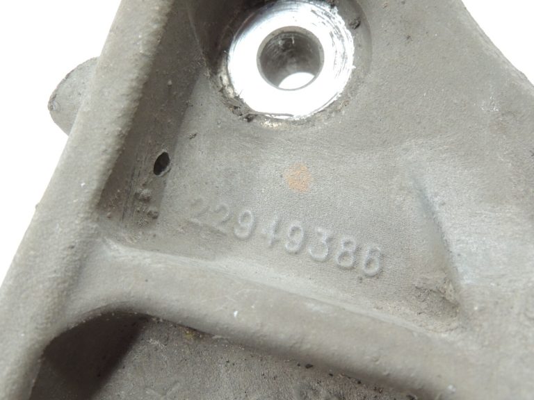 Opel Insignia B Aizmugurējā kreisā riteņa gultņa korpuss 22949387 84454536