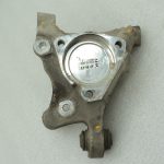 Opel Insignia B Aizmugurējā kreisā riteņa gultņa korpuss 22949387 84454536