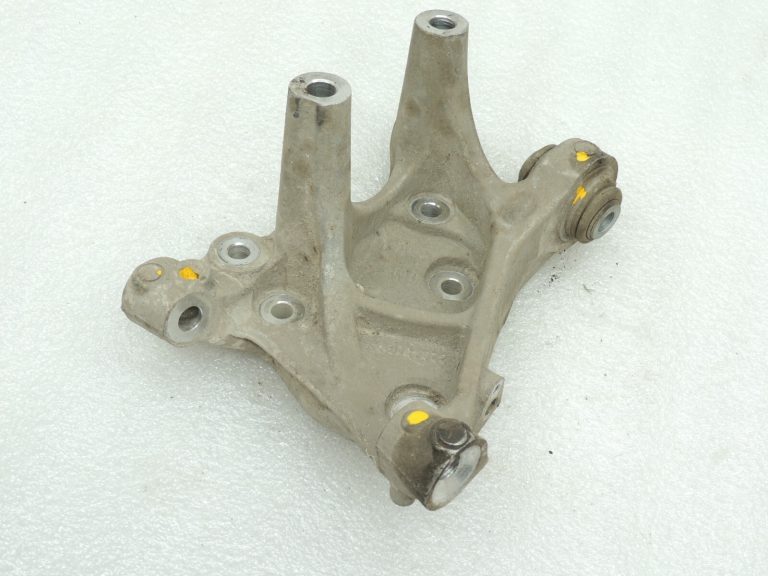 Opel Insignia B Aizmugurējā kreisā riteņa gultņa korpuss 22949387 84454536