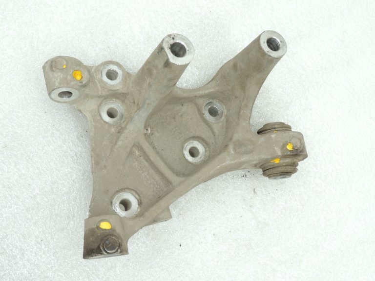 Opel Insignia B Aizmugurējā kreisā riteņa gultņa korpuss 22949387 84454536