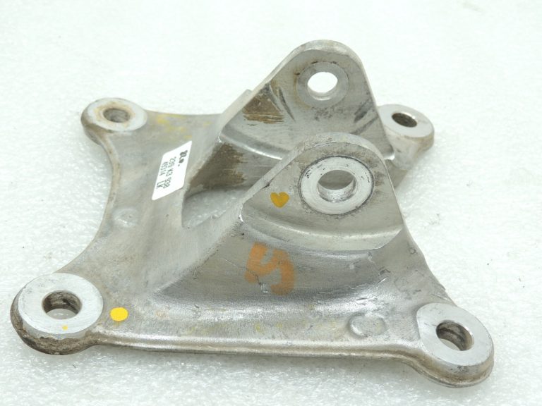 Opel Insignia B Aizmugurējās sviras kronšteins, labais 22947238 YR00051680