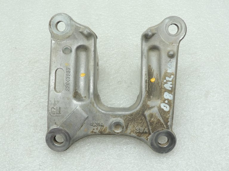 Opel Insignia B Aizmugurējās vadības sviras kronšteins, kreisais 22947237 YR00051580