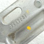 Opel Insignia B Aizmugurējās vadības sviras kronšteins, kreisais 22947237 YR00051580