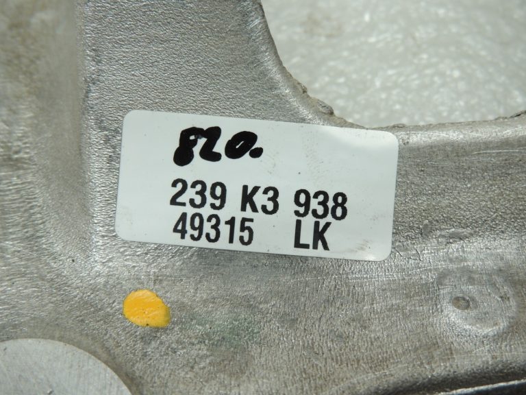 Opel Insignia B Aizmugurējās vadības sviras kronšteins, kreisais 22947237 YR00051580