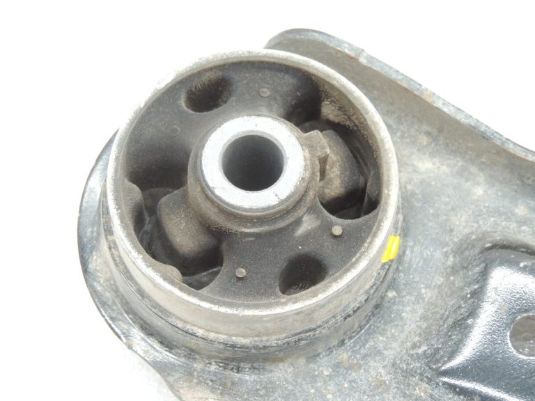 Opel Insignia B Aizmugurējais sviras balsts kreisajā pusē 22947237 YR00051580