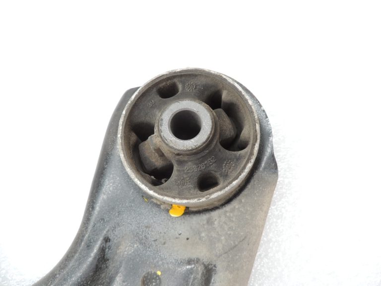 Opel Insignia B Aizmugurējais sviras balsts kreisajā pusē 22947237 YR00051580