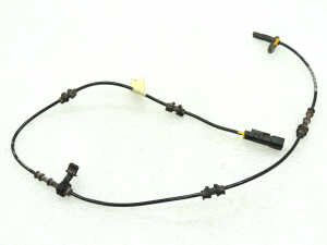 Opel Insignia B Aizmugurējais kreisais vai labais ABS sensors Riteņa ātruma sensors 84228851
