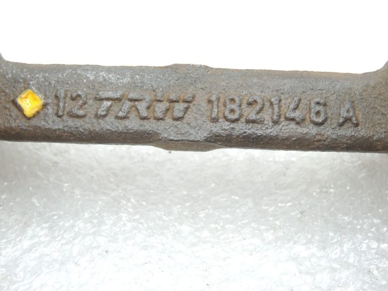 Opel Insignia B bremžu suporta kronšteins aizmugurējais kreisais 13595924