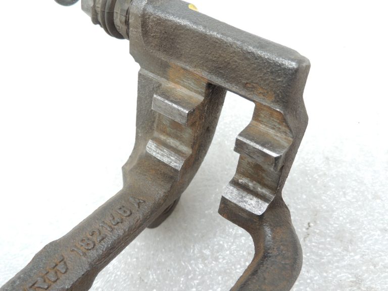 Opel Insignia B bremžu suporta kronšteins aizmugurējais kreisais 13595924