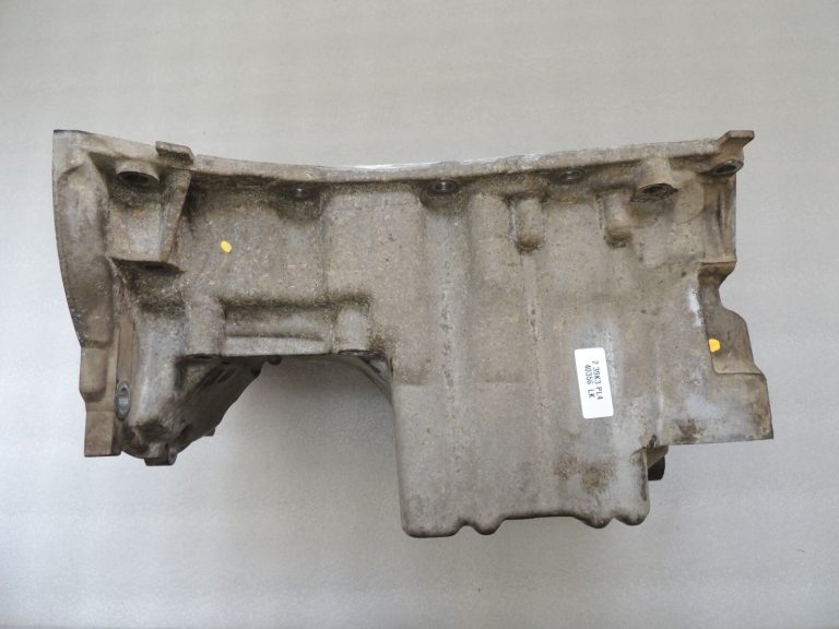 Toyota Yaris P13 1.5 16V 2NRFKE 82kw eļļas panna 121010Y100 12101-0Y100 eļļas panna