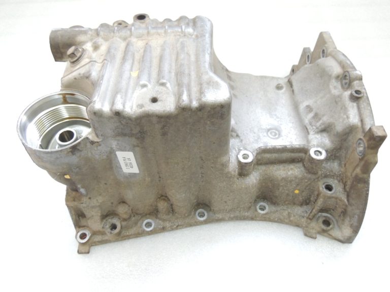 Toyota Yaris P13 1.5 16V 2NRFKE 82kw eļļas panna 121010Y100 12101-0Y100 eļļas panna