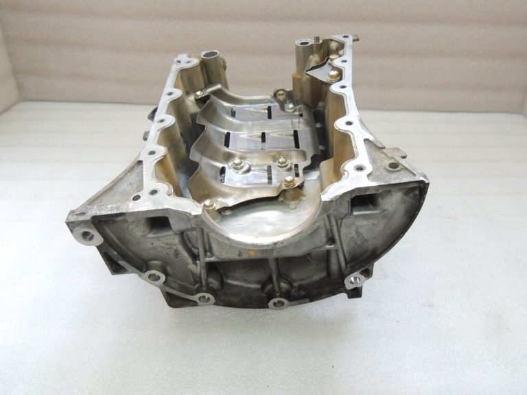 Toyota Yaris P13 1.5 16V 2NRFKE 82kw eļļas panna 121010Y100 12101-0Y100 eļļas panna