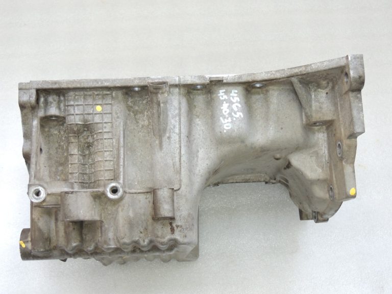 Toyota Yaris P13 1.5 16V 2NRFKE 82kw eļļas panna 121010Y100 12101-0Y100 eļļas panna