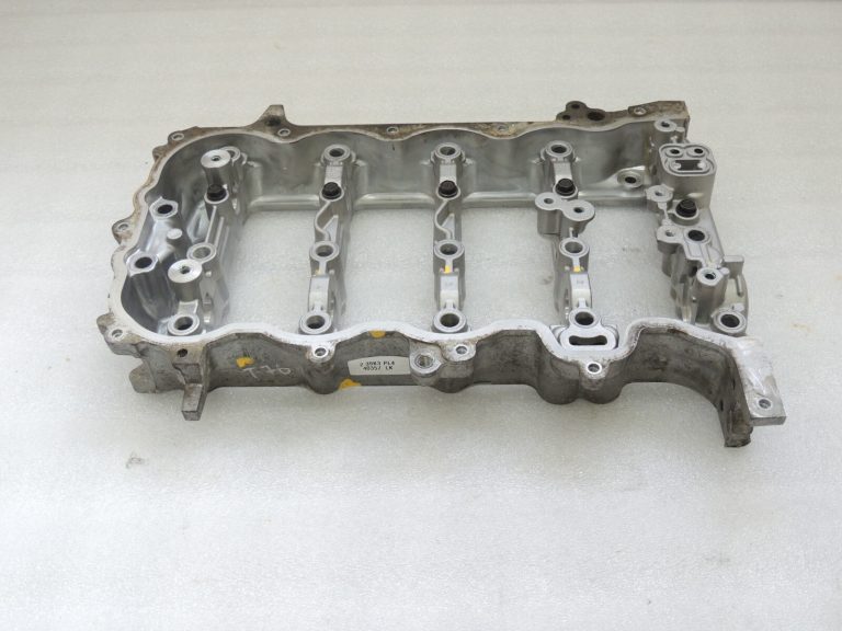 Toyota Yaris P13 1.5 16V 2NRFKE 82kw Sadales vārpstas korpuss 1110347903